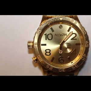 NIXON 51-30 GOLD *NEW BATTERY*